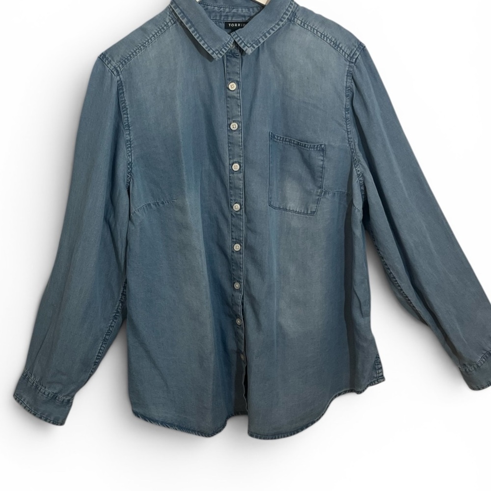 torrid faded denim button-down shirt in medium blue
